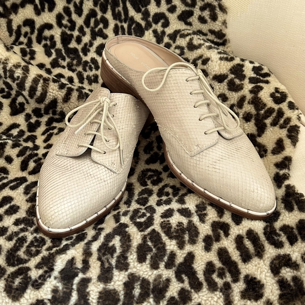 Pour La Victoire Mules Size 9